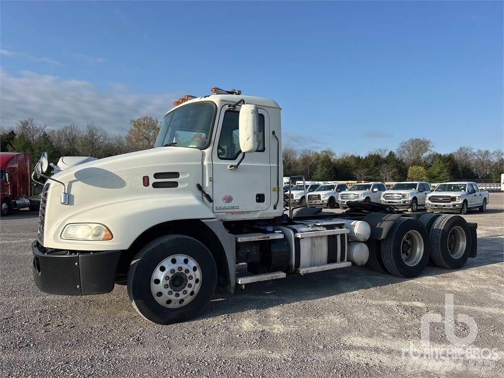 Mack CXU613 Motrici e Trattori Stradali