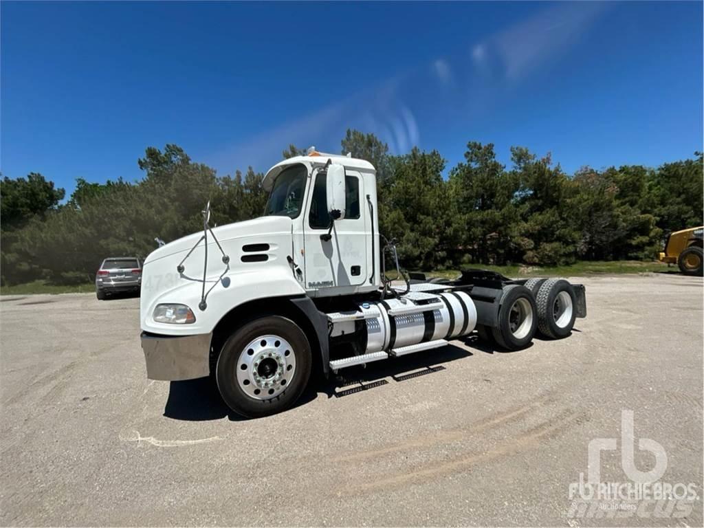 Mack CXU613 Motrici e Trattori Stradali