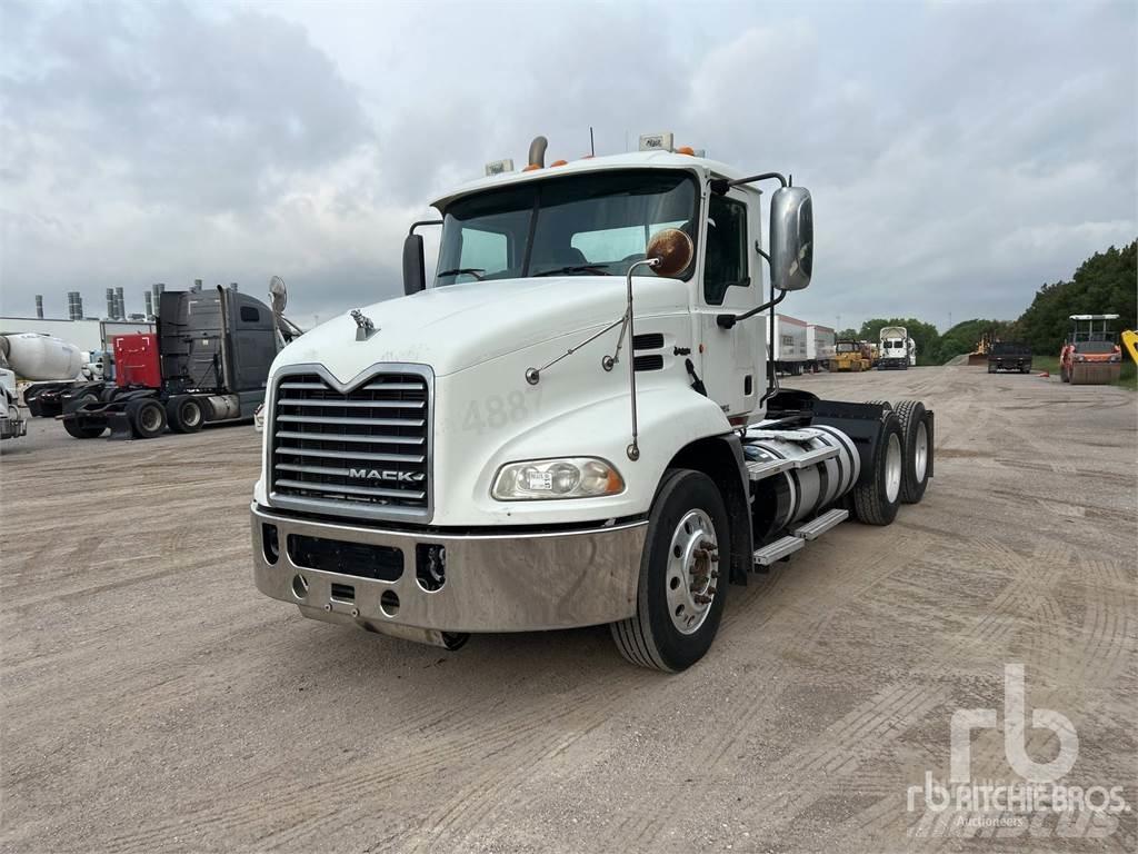 Mack CXU613 Motrici e Trattori Stradali