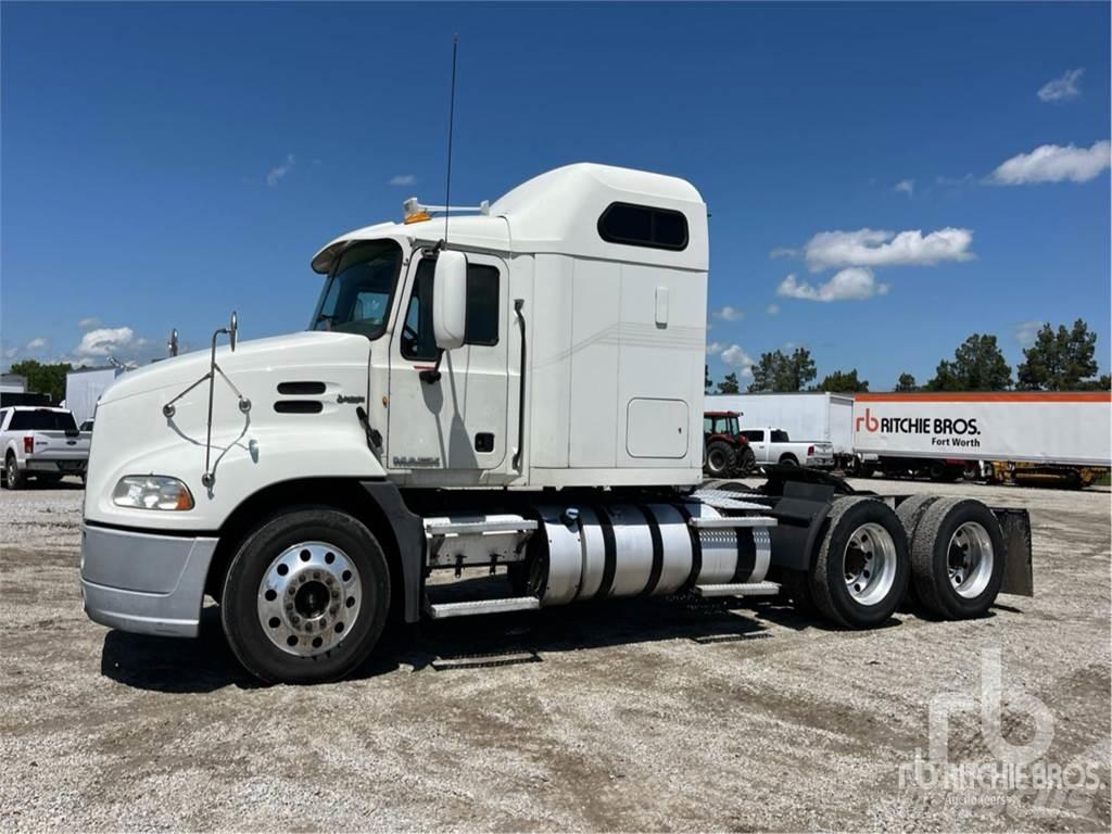 Mack CXU613 Motrici e Trattori Stradali
