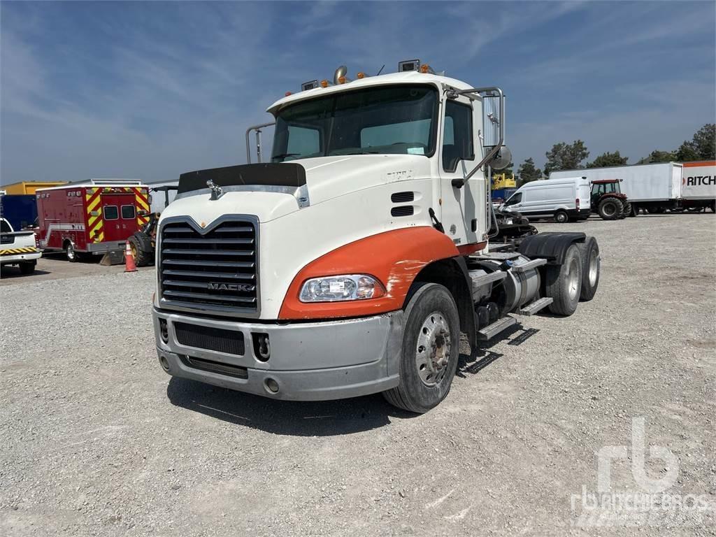 Mack CXU613 Motrici e Trattori Stradali