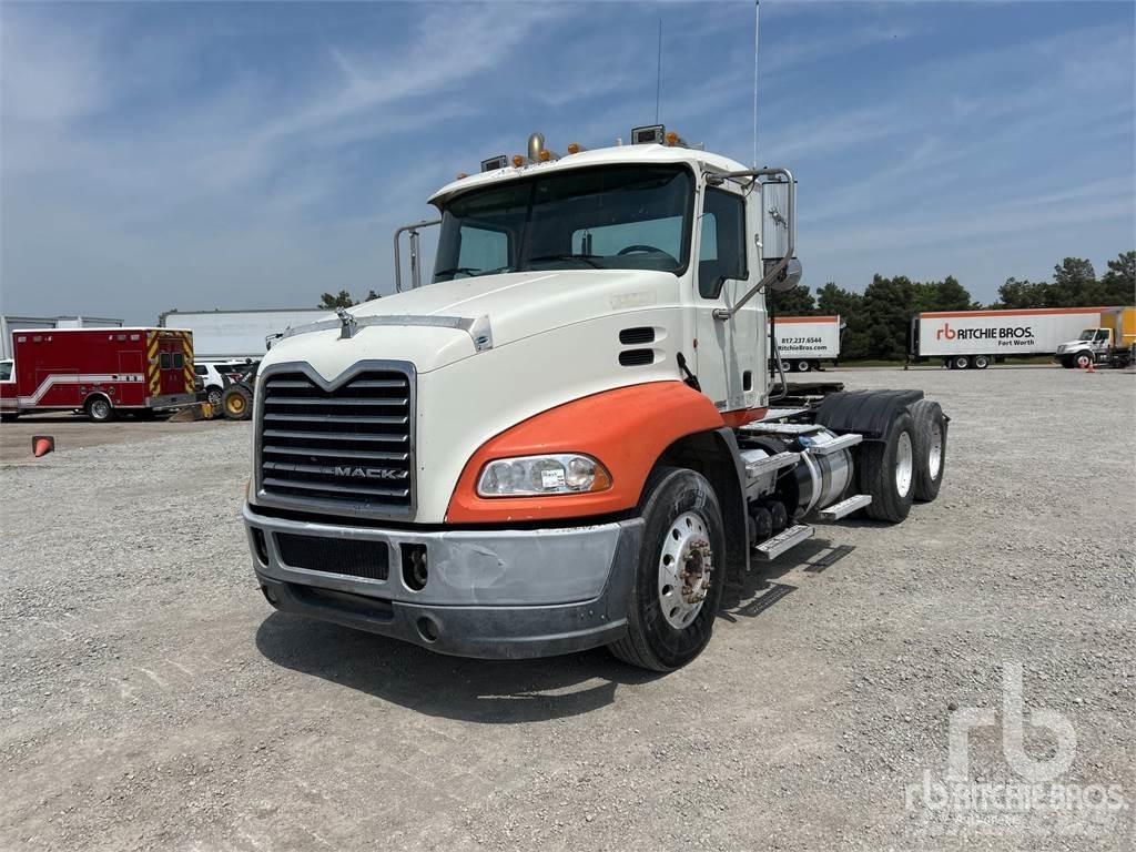 Mack CXU613 Motrici e Trattori Stradali