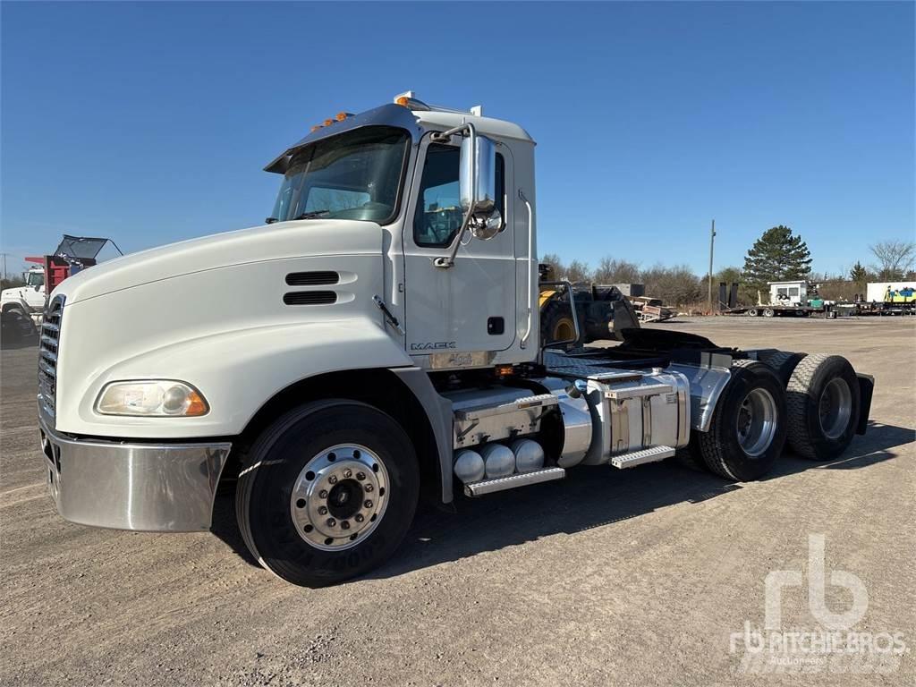 Mack CXU613 Motrici e Trattori Stradali
