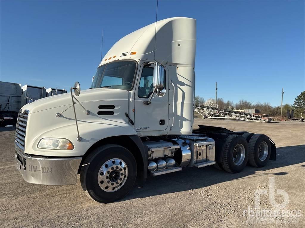 Mack CXU613 Motrici e Trattori Stradali