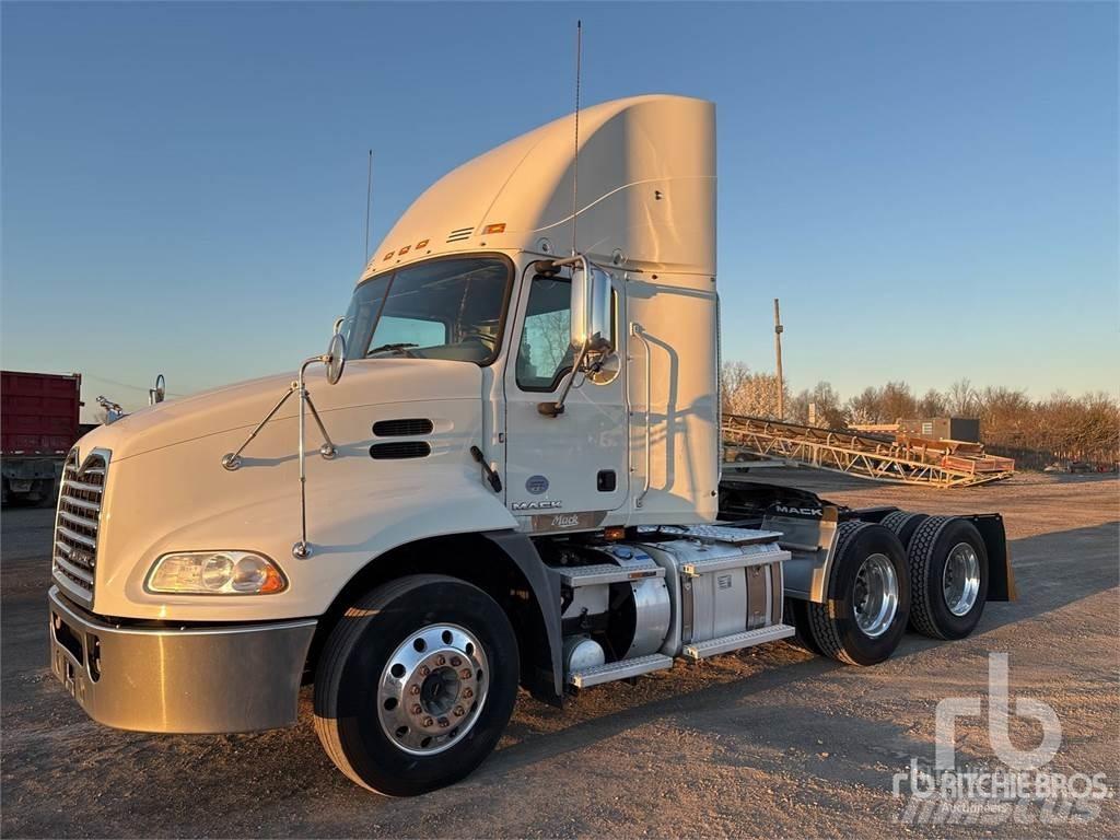 Mack CXU613 Motrici e Trattori Stradali