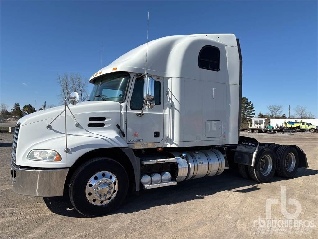 Mack CXU613 Motrici e Trattori Stradali
