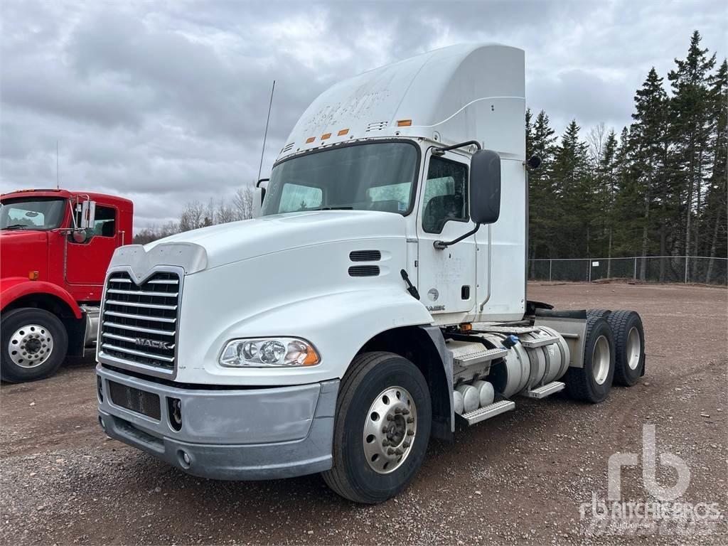 Mack CXU613 Motrici e Trattori Stradali