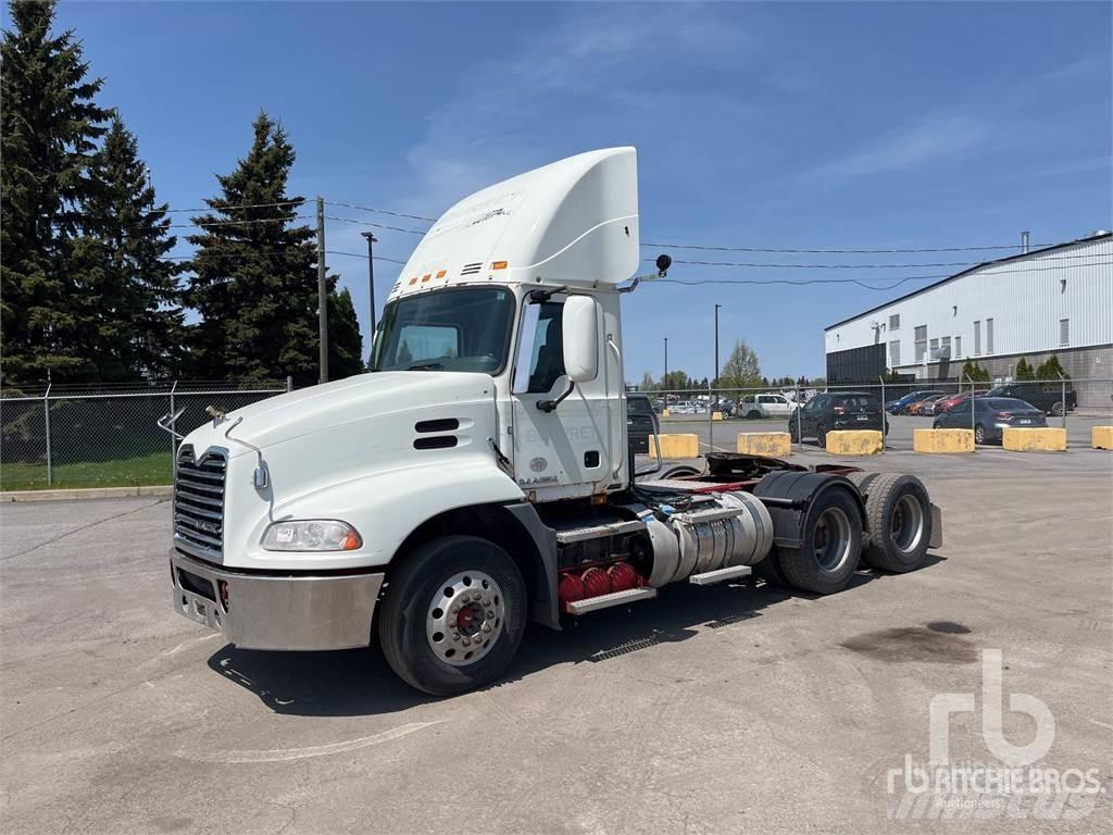 Mack CXU613 Motrici e Trattori Stradali