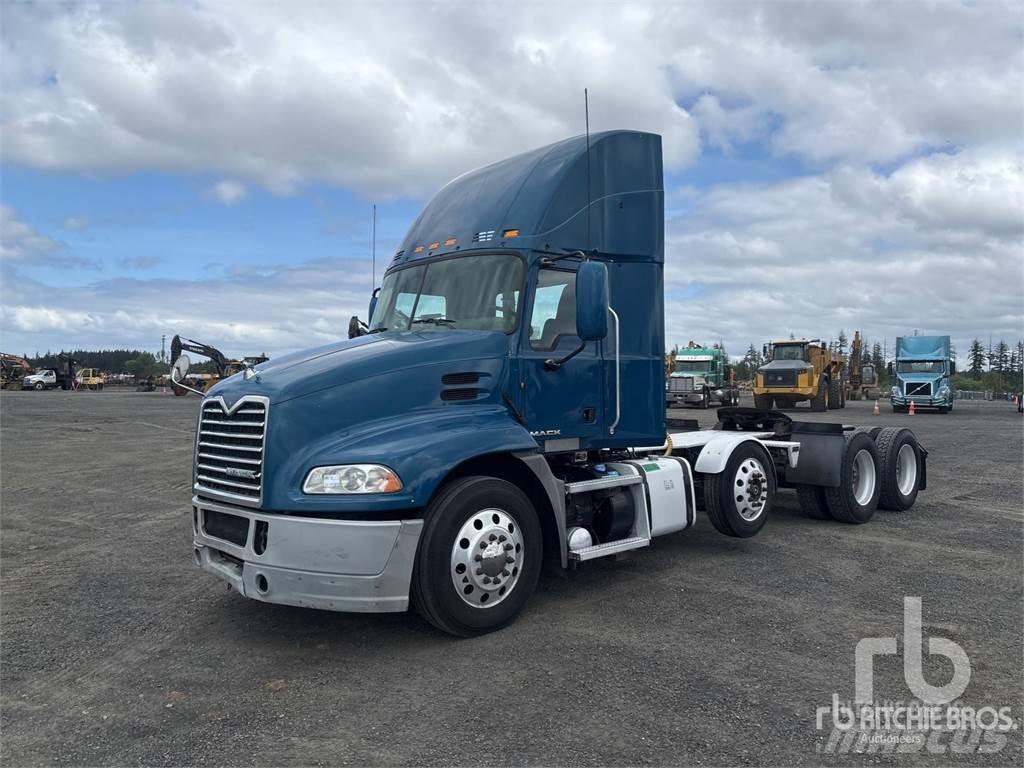 Mack CXU613 Motrici e Trattori Stradali