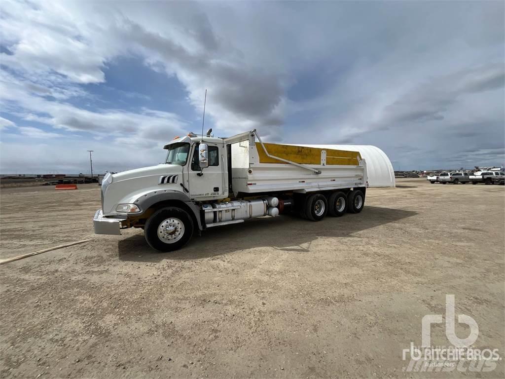 Mack GU814 Camion ribaltabili