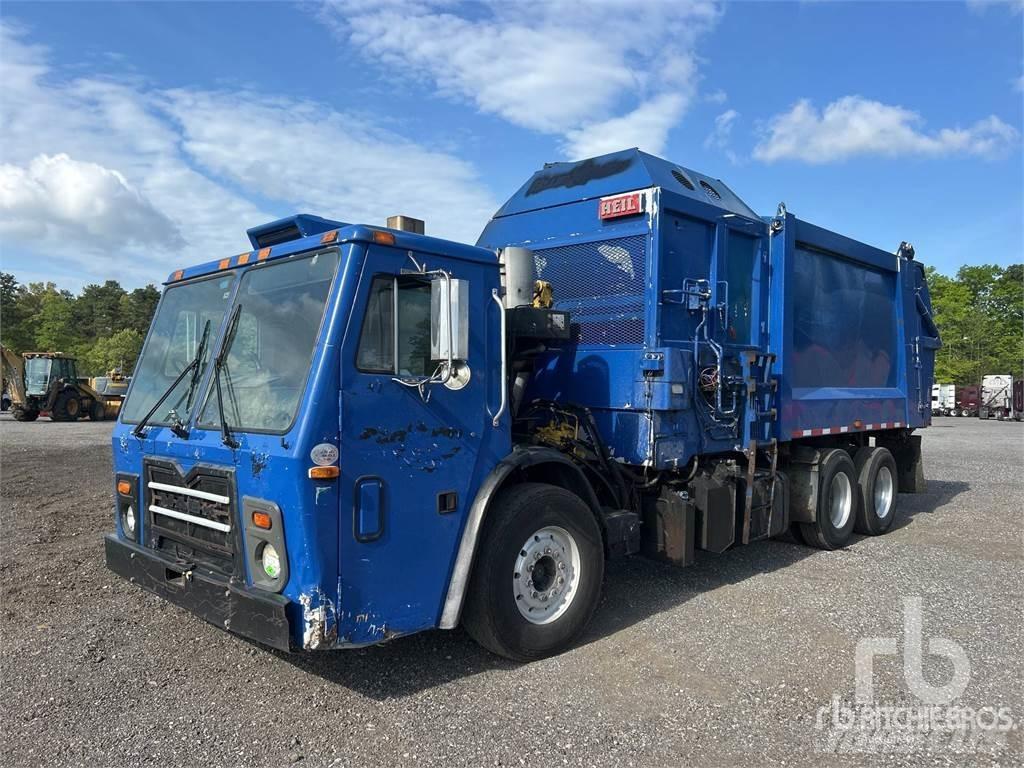 Mack LEU613 Camion dei rifiuti