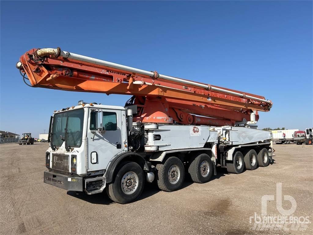 Mack MR688S Betoniere