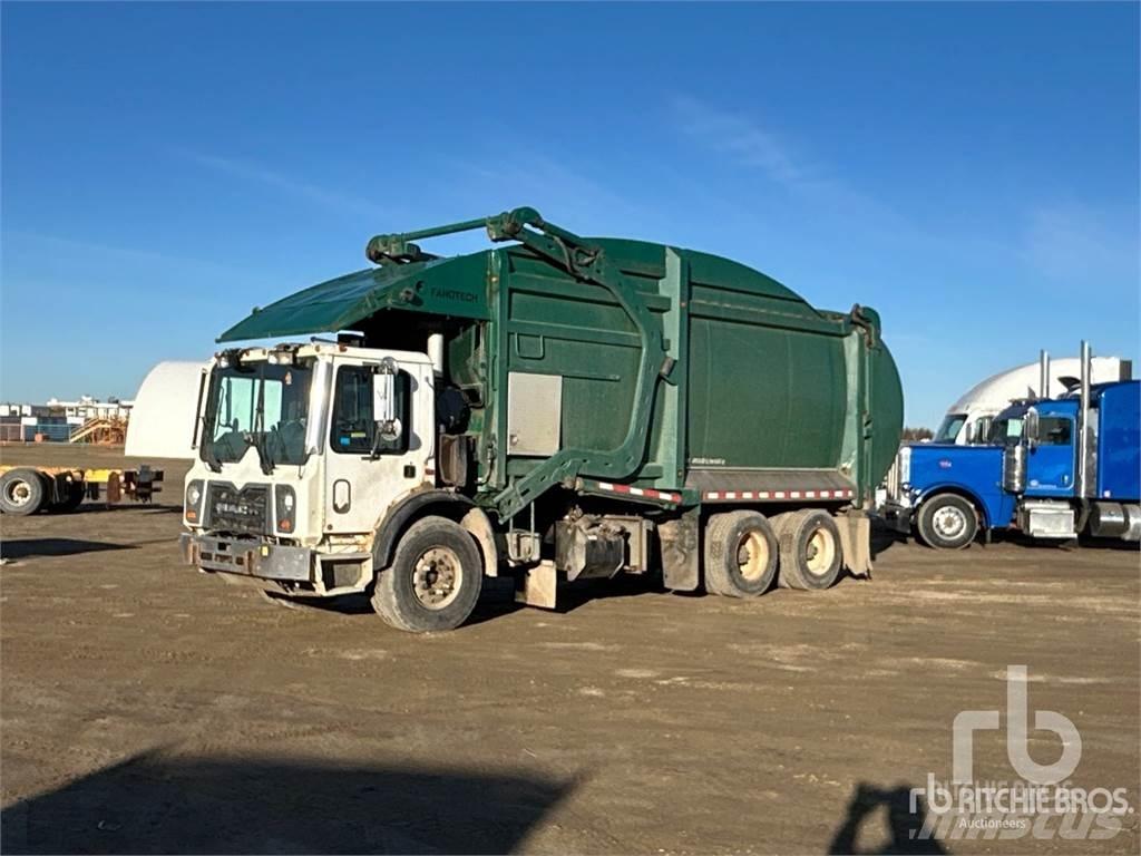 Mack MRU613 Camion dei rifiuti