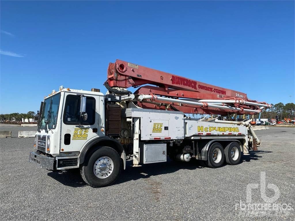 Mack MRU613 Betoniere