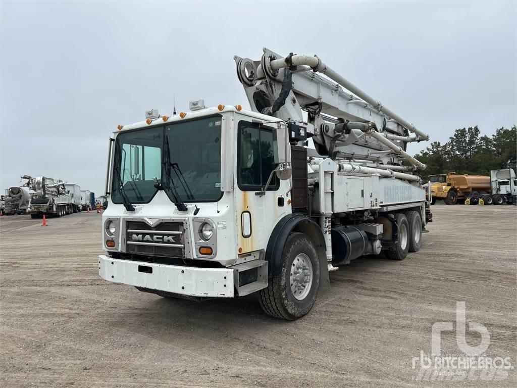 Mack MRU613 Betoniere