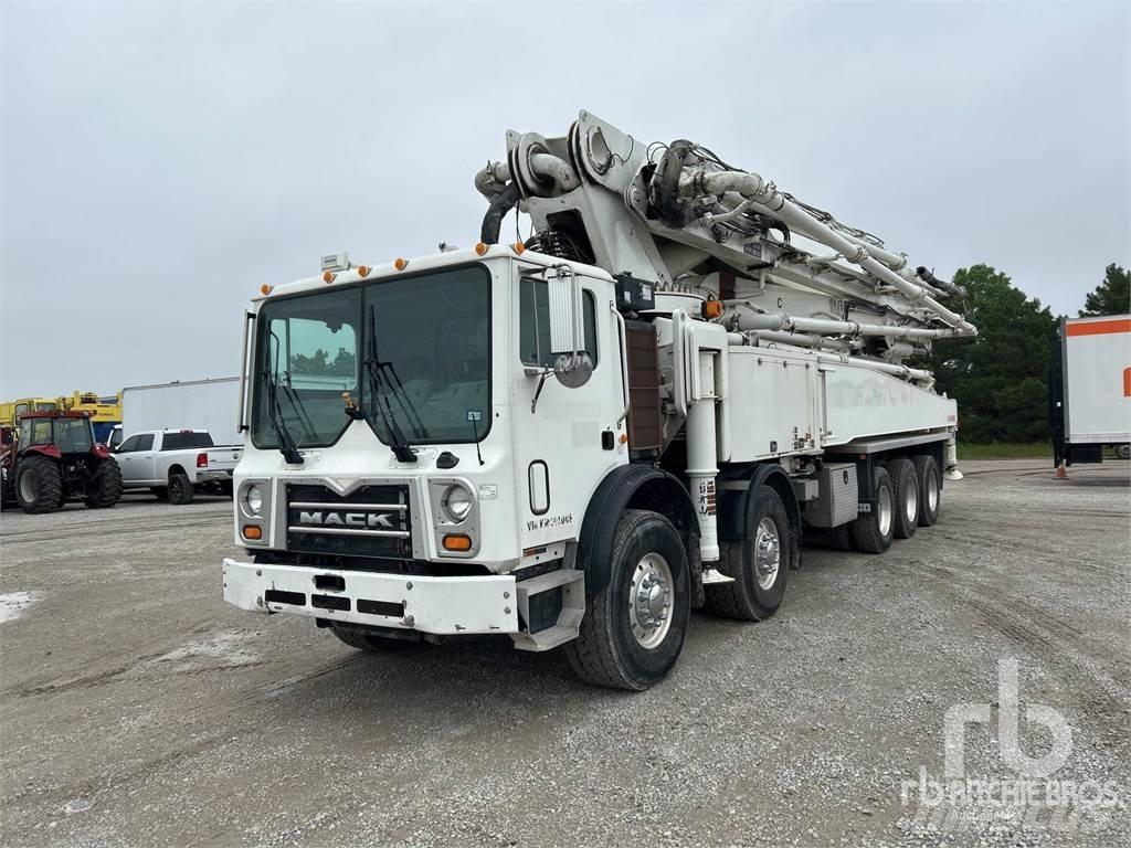 Mack MRU613 Betoniere