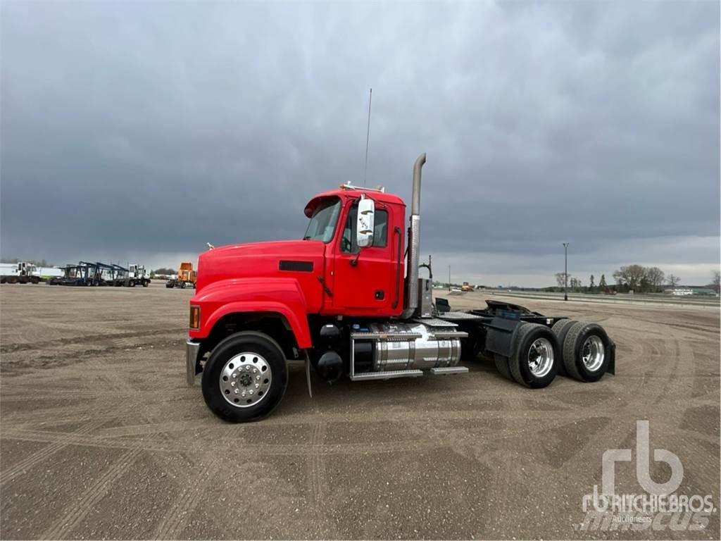 Mack PINNACLE Motrici e Trattori Stradali