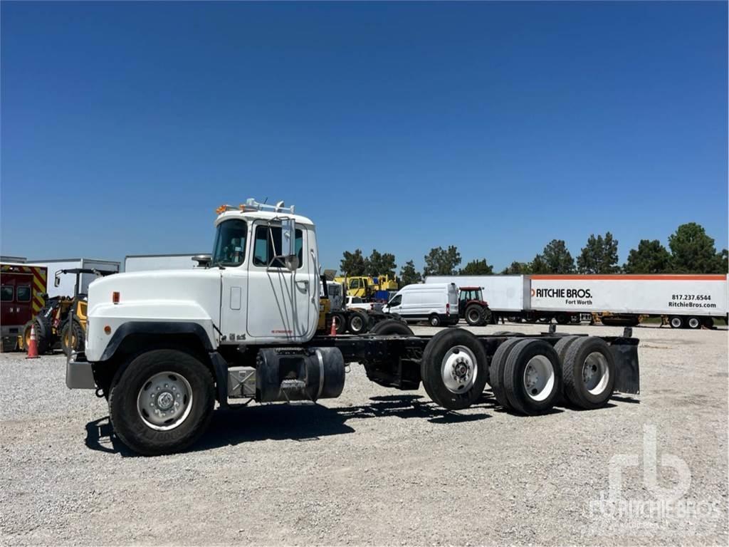 Mack RD688S Autocabinati