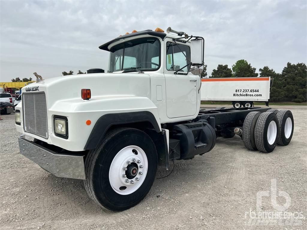 Mack RD690S Autocabinati