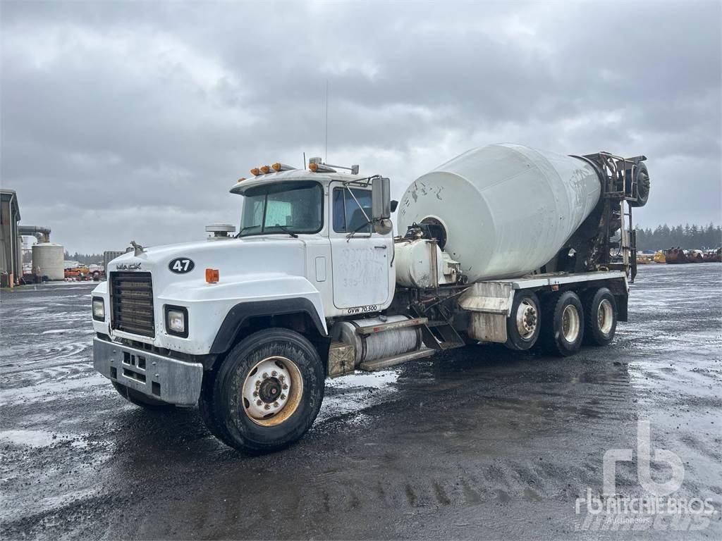 Mack RD690S Betoniere