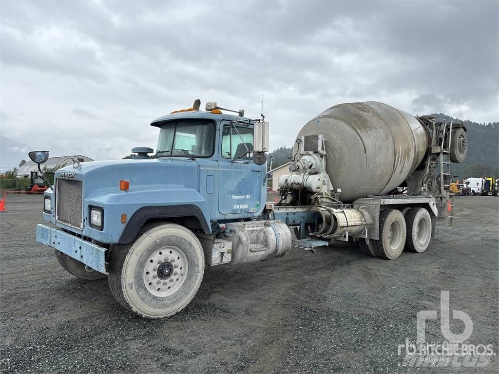 Mack RD690S Betoniere