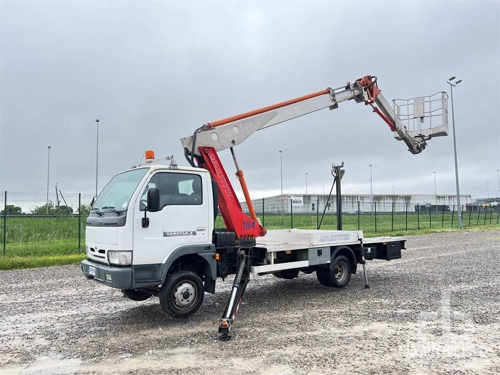 Nissan CABSTAR Piattaforme aeree su rimorchio