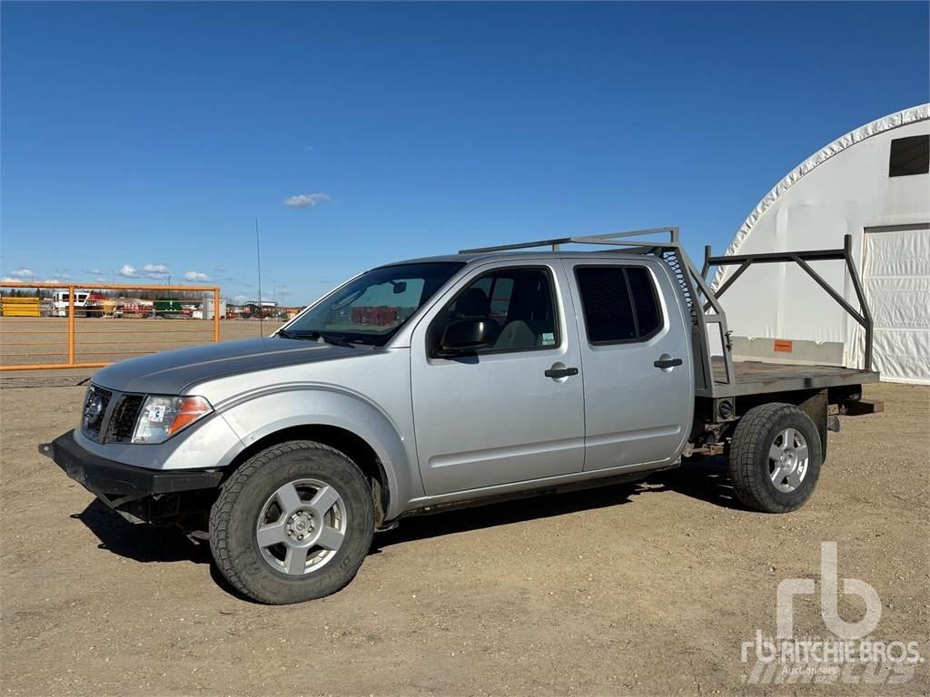 Nissan FRONTIER Camion con sponde ribaltabili