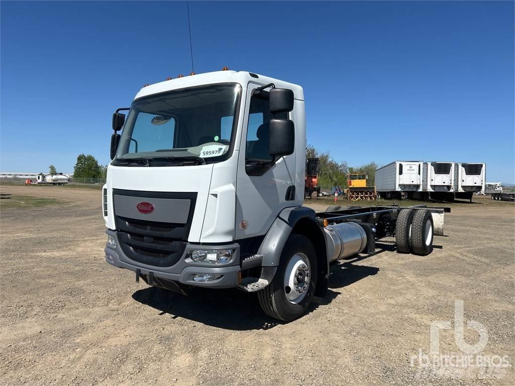 Peterbilt 220 Autocabinati