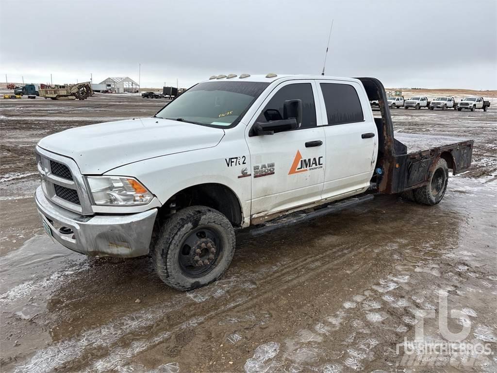 RAM 3500 Camion con sponde ribaltabili