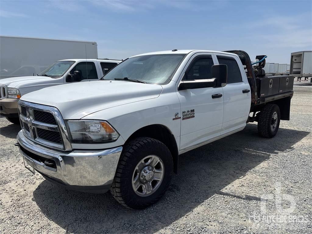 RAM 3500 Camion con sponde ribaltabili