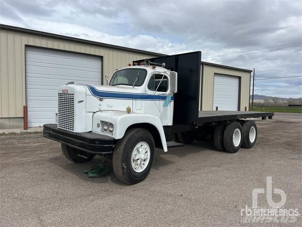  REO C23 Camion con sponde ribaltabili