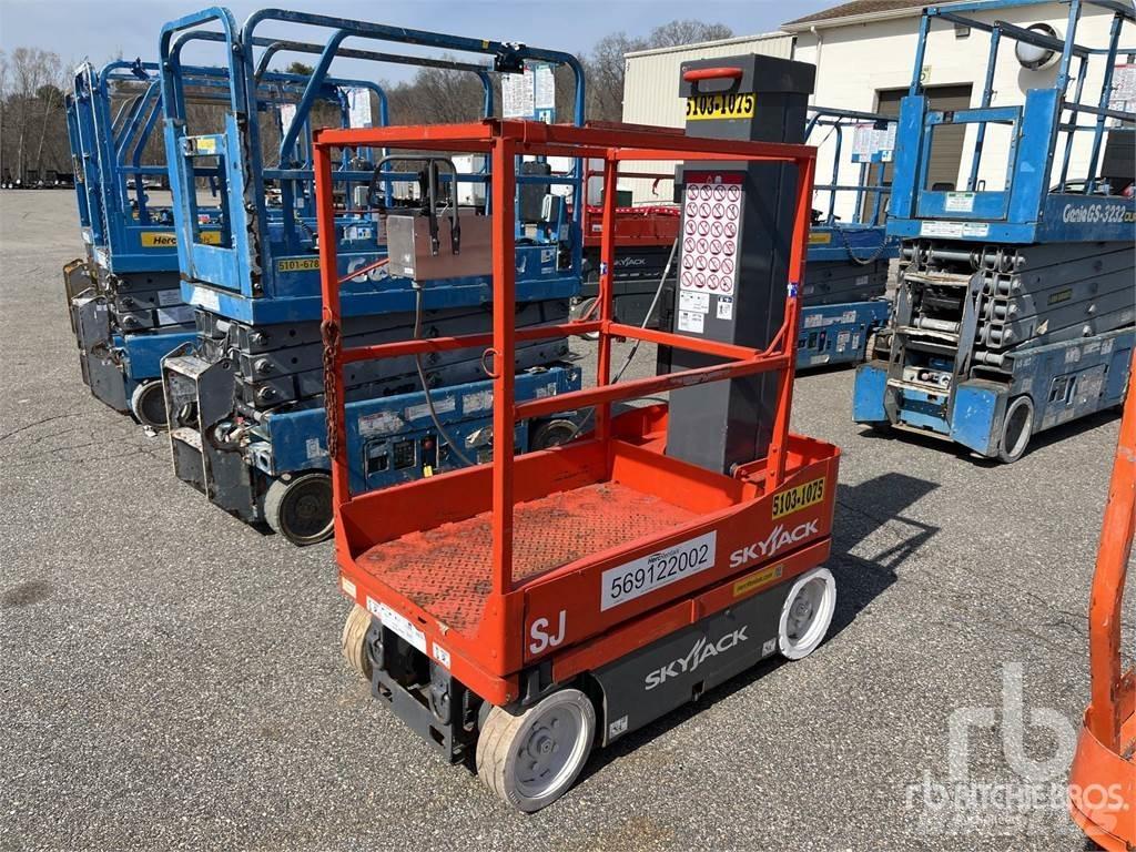SkyJack SJ12 Piattaforme a braccio articolato