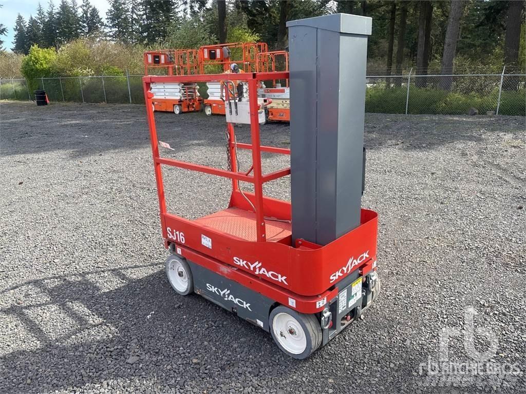 SkyJack SJ16 Piattaforme a pantografo