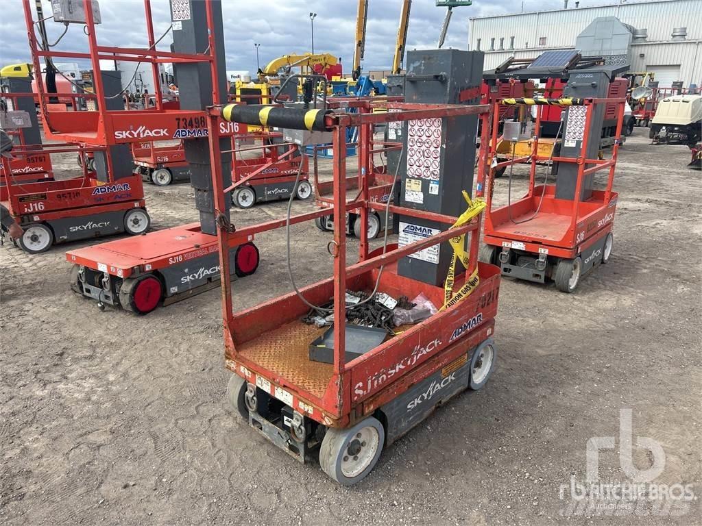 SkyJack SJ16 Paranchi, argani e sollevatori di materiale