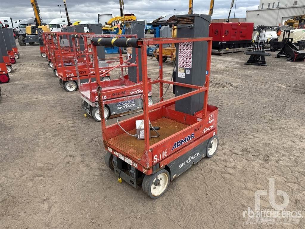 SkyJack SJ16 Paranchi, argani e sollevatori di materiale