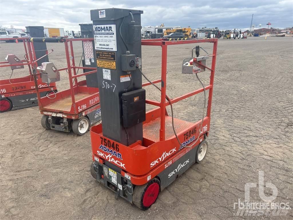 SkyJack SJ16 Paranchi, argani e sollevatori di materiale
