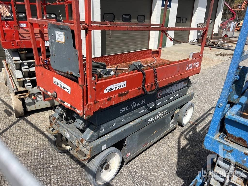 SkyJack SJ3220 Piattaforme a pantografo