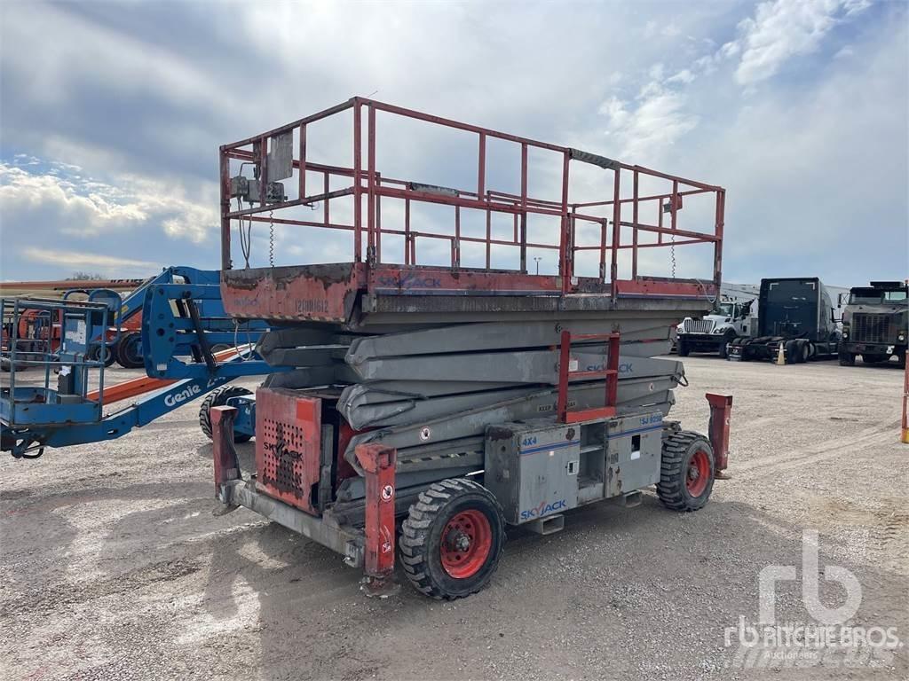 SkyJack SJ9250 Piattaforme a pantografo