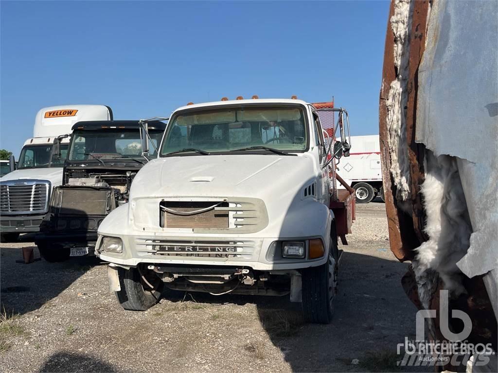 Sterling M7500 Camion con sponde ribaltabili