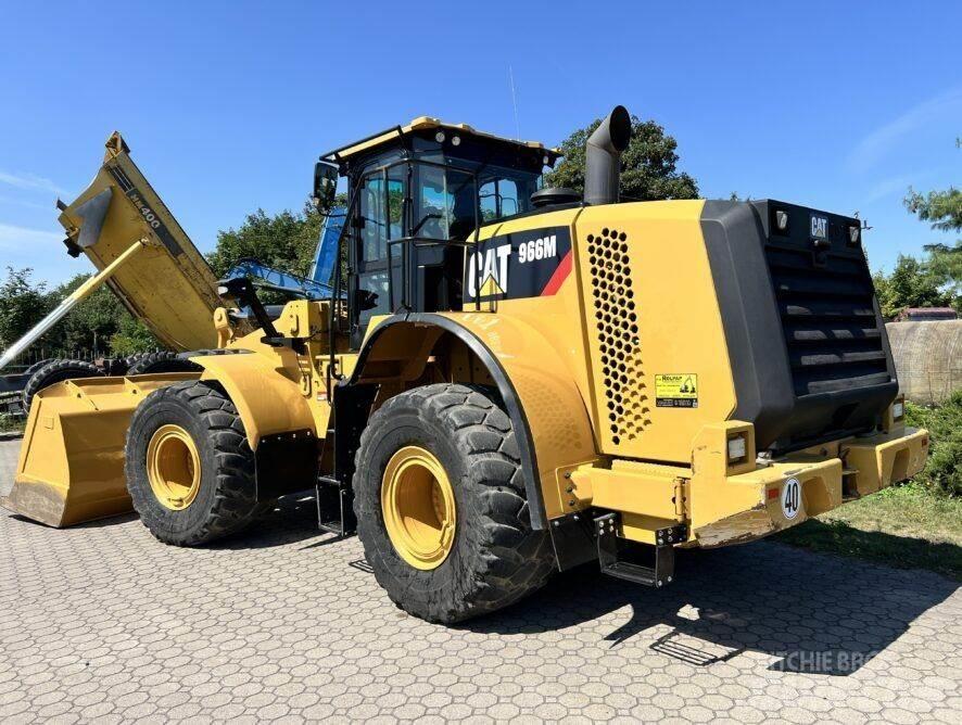 CAT 966M Pale gommate