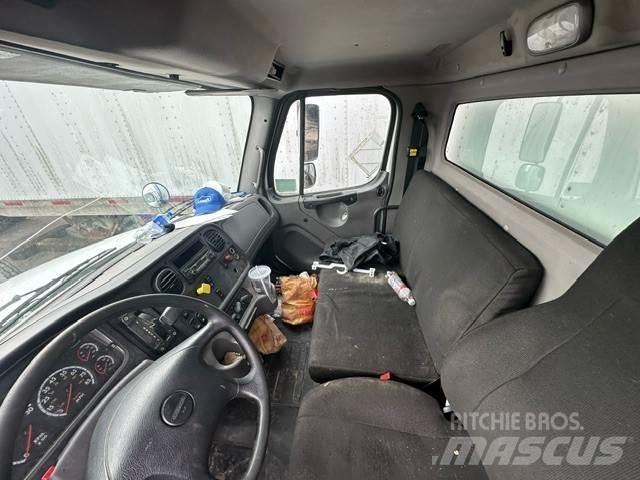 Freightliner M2 Camion cassonati