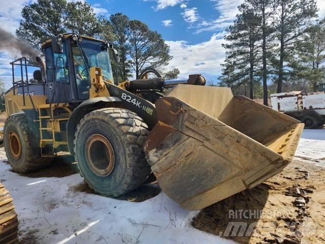 John Deere 824K Pale gommate