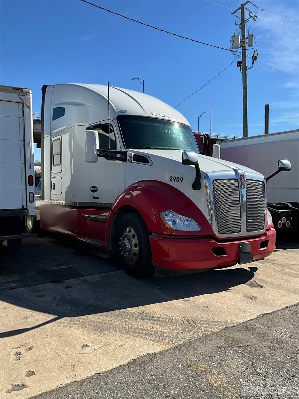 Kenworth T680 Motrici e Trattori Stradali