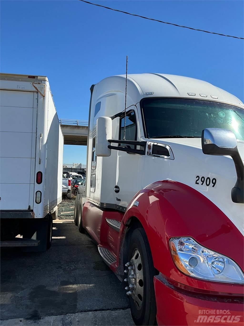 Kenworth T680 Motrici e Trattori Stradali