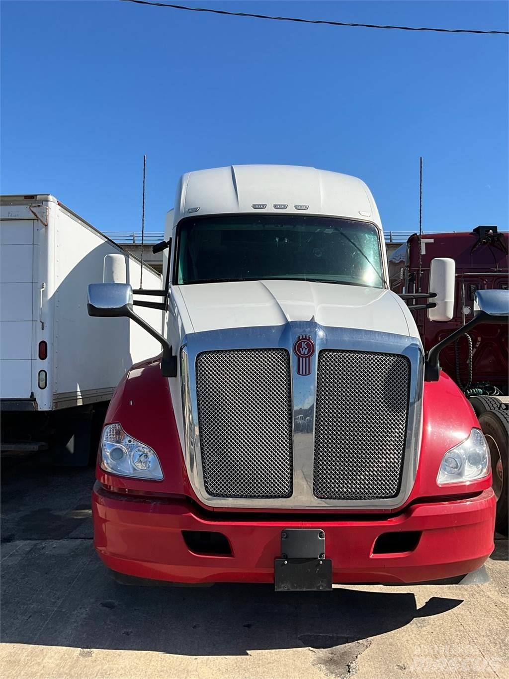 Kenworth T680 Motrici e Trattori Stradali