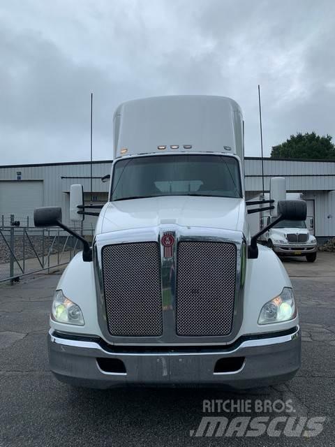 Kenworth T680 Motrici e Trattori Stradali