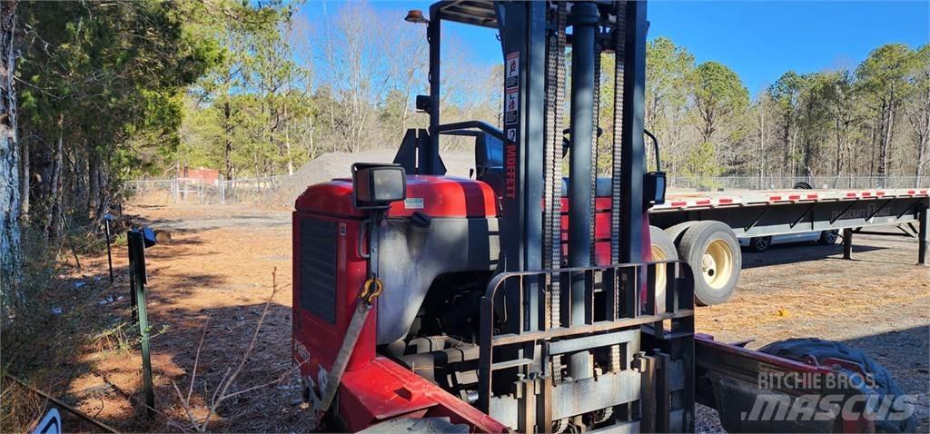 Moffett M55 Carrello elevatore retrattile a 4 vie