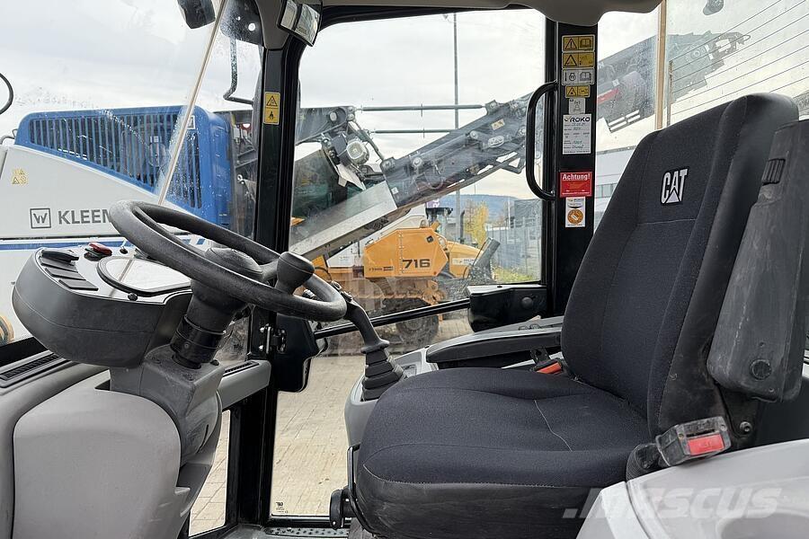 CAT 906 M Pale gommate