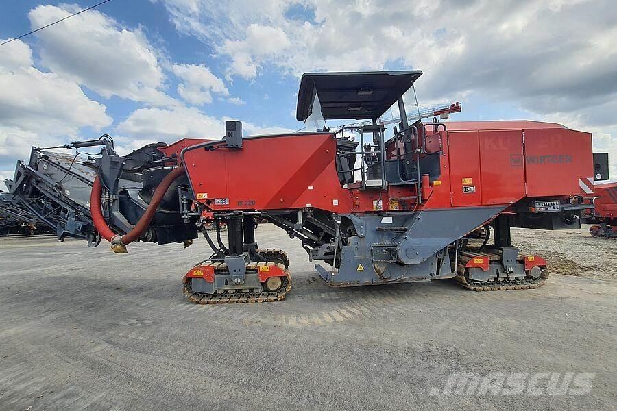 Wirtgen W 220 Fresa a freddo per asfalto