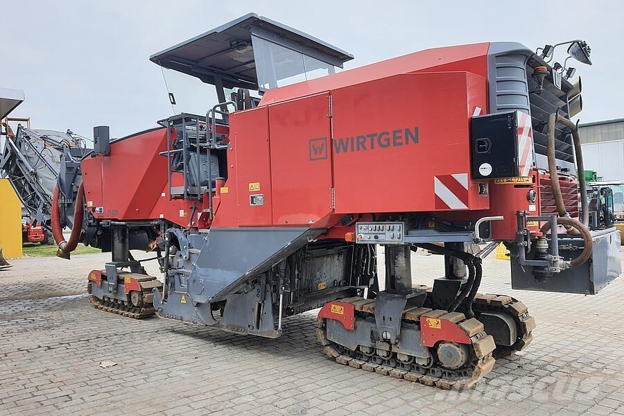 Wirtgen W 220 Fresa a freddo per asfalto